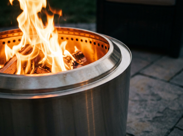 Stainless steel smokeless fire pit with clean bright flames